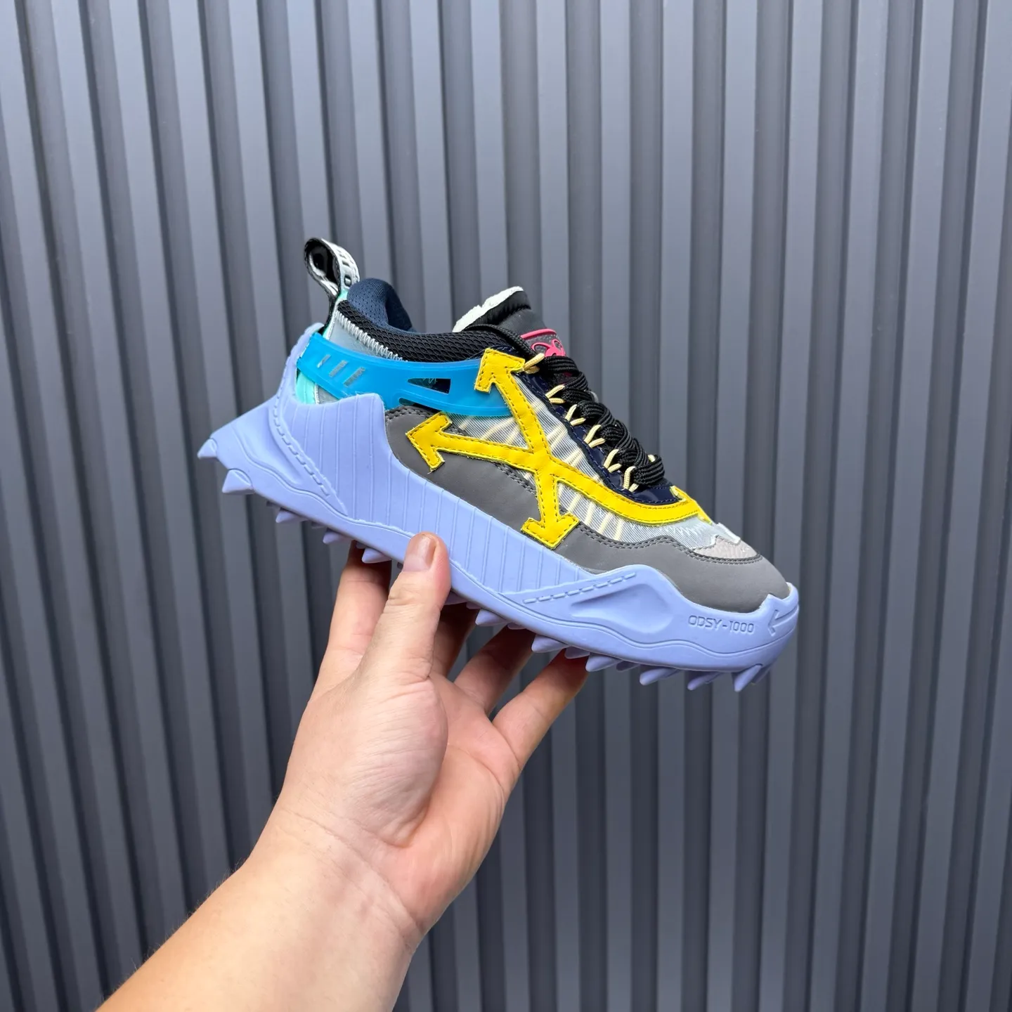 P680 OFF WHITE⚡️Couple style⚡️ Size: 35-40 women’s style 39-46 men’s style